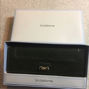Liz Claiborne wallet/clutch